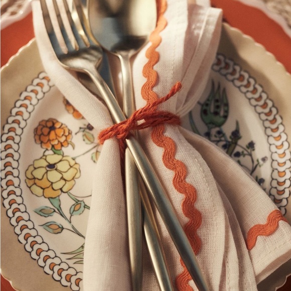 Chan Luu Linen Napkins Set/4 NWT - Picture 3 of 5